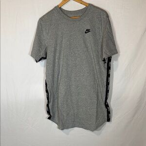Nike Men's Gray T-Shirt size M